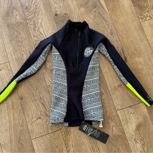 Women’s Rip Curl Black & White Patterned Long Sleeve Wetsuit Top w/ Neon Accents